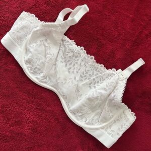 Victoria's Secret White Floral Lace Bra